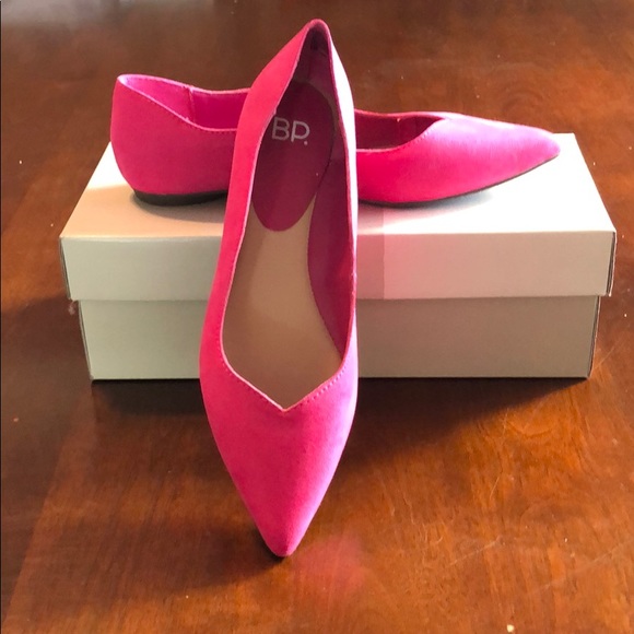 🆕NWT Hot pink BP. Faux suede Flats 6 1/2 runs big - Picture 2 of 8